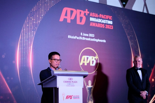 Galaxy Play representative speaks at the APB + award ceremony