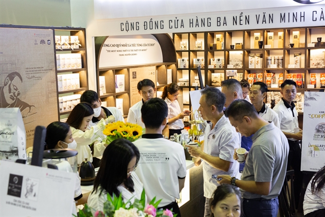 Trung Nguyên E-Coffee: Cộng đồng khởi nghiệp cà phê thành công Cộng đồng kinh doanh khởi nghiệp thành công cùng Trung Nguyên E-Coffee đã có hơn 1.000 đối tác trên khắp các tỉnh thành Việt Nam và trên thế giới như Mỹ, châu Âu,…