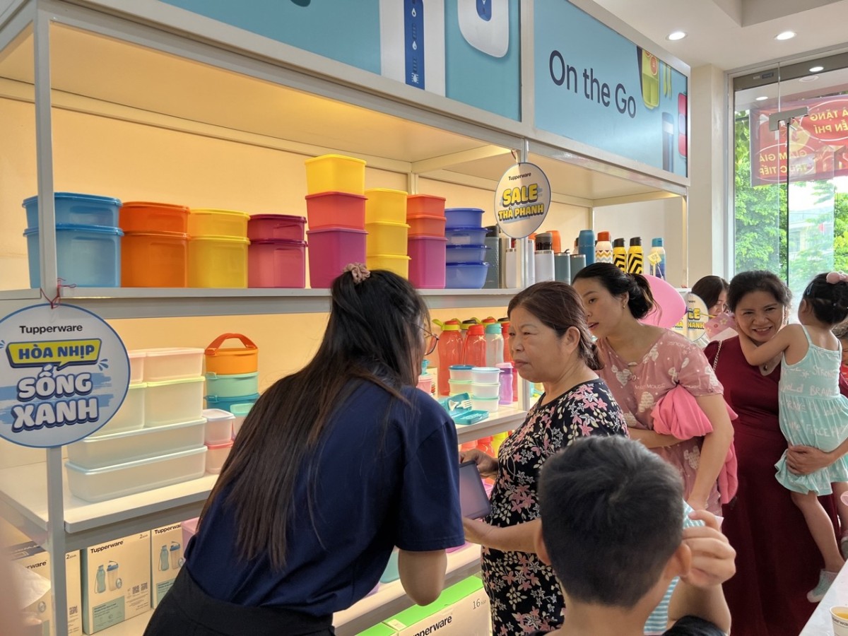 344924_tupperware-viet-nam-dong-cua-2_1733906337 Đến cuối năm 2019, Tupperware Việt Nam công bố đã mở cửa hàng thứ 100, ước tính 1 năm phát triển 35 cửa hàng.