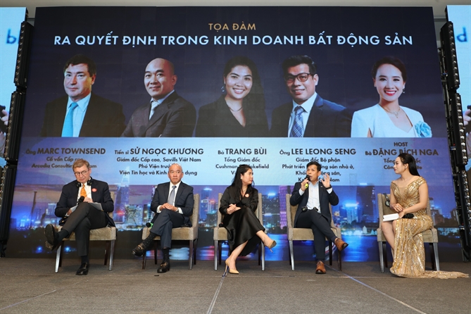 Phiên tọa đàm: Ra quyết định trong kinh doanh bất động sản.