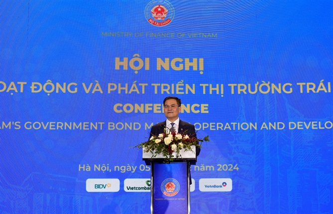 Thứ trưởng Bộ Tài chính Bùi Văn Khắng phát biểu. Ảnh: BTC.