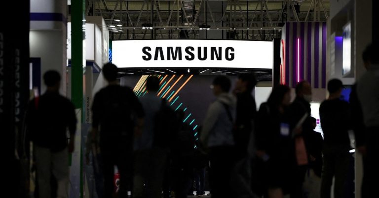 Đế chế Samsung rung lắc